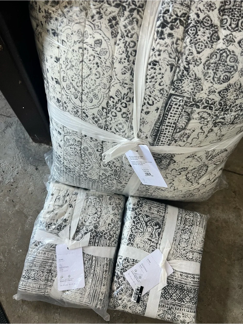 Pottery Barn Black and Cream Sedona Quilt and Shams